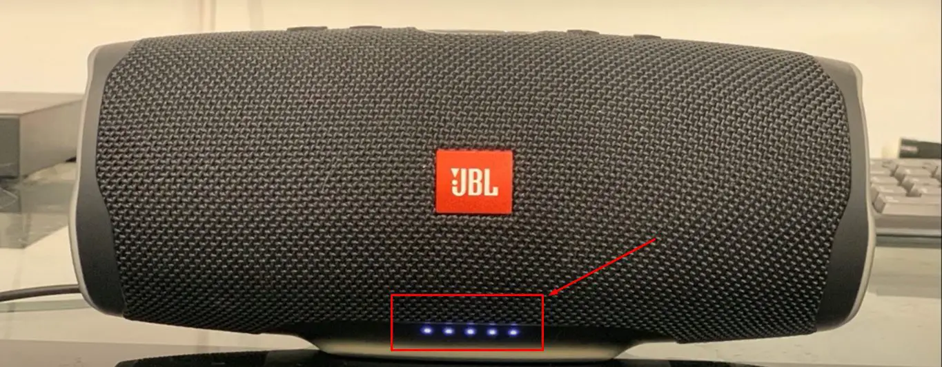 LED light of JBL speaker